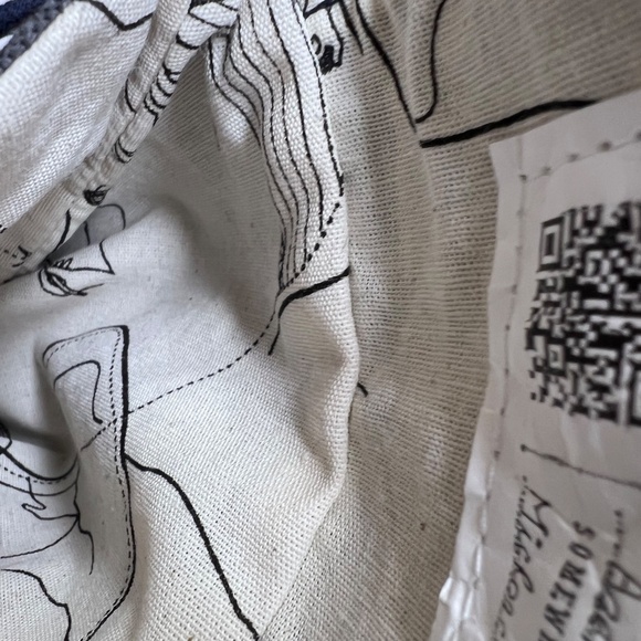 Delta Air Lines One Amenity Kit Someone Somewhere - Picture 2 of 8